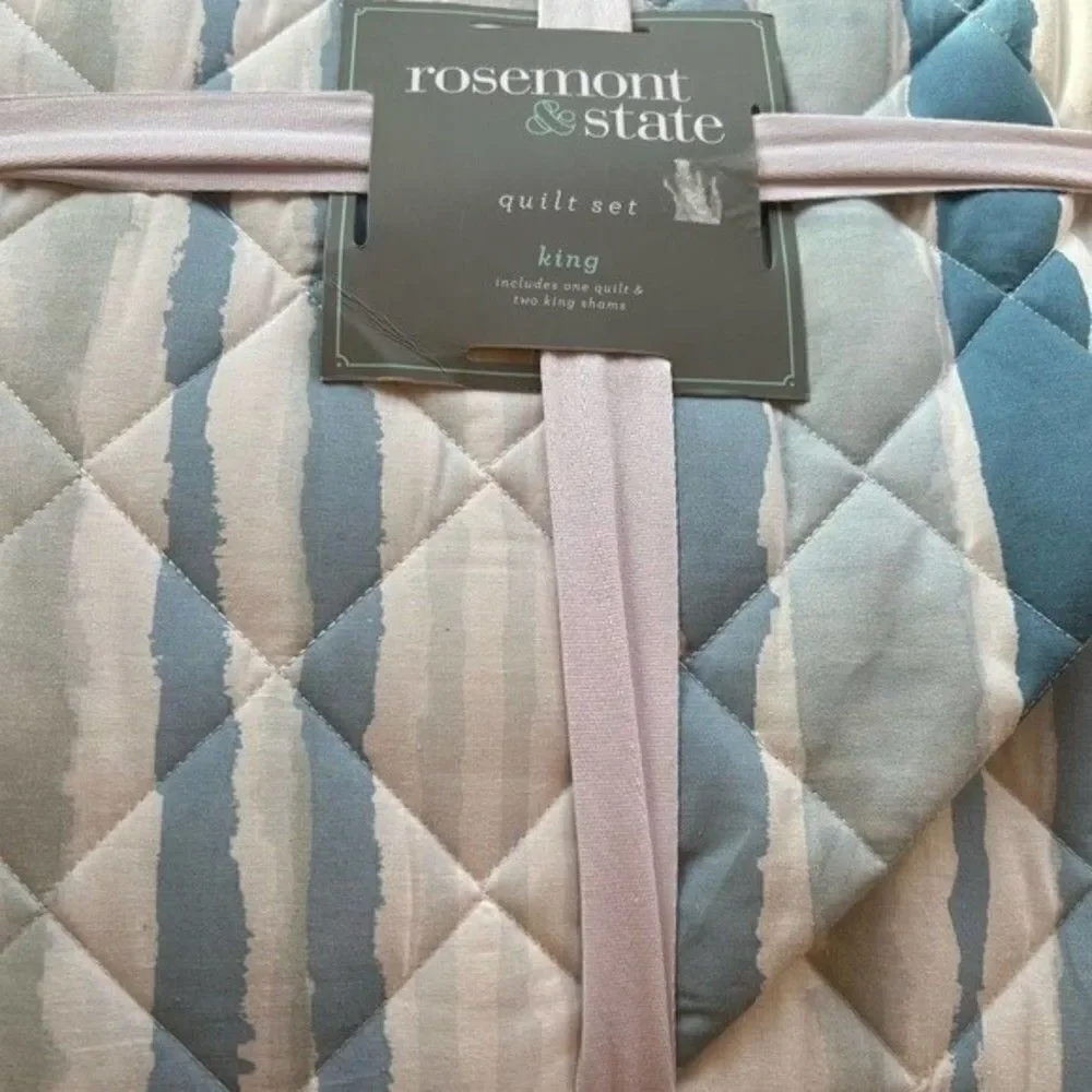 Rosemont & State Quilt Set King Size with 2 shams. NWT. %100 Cotton.